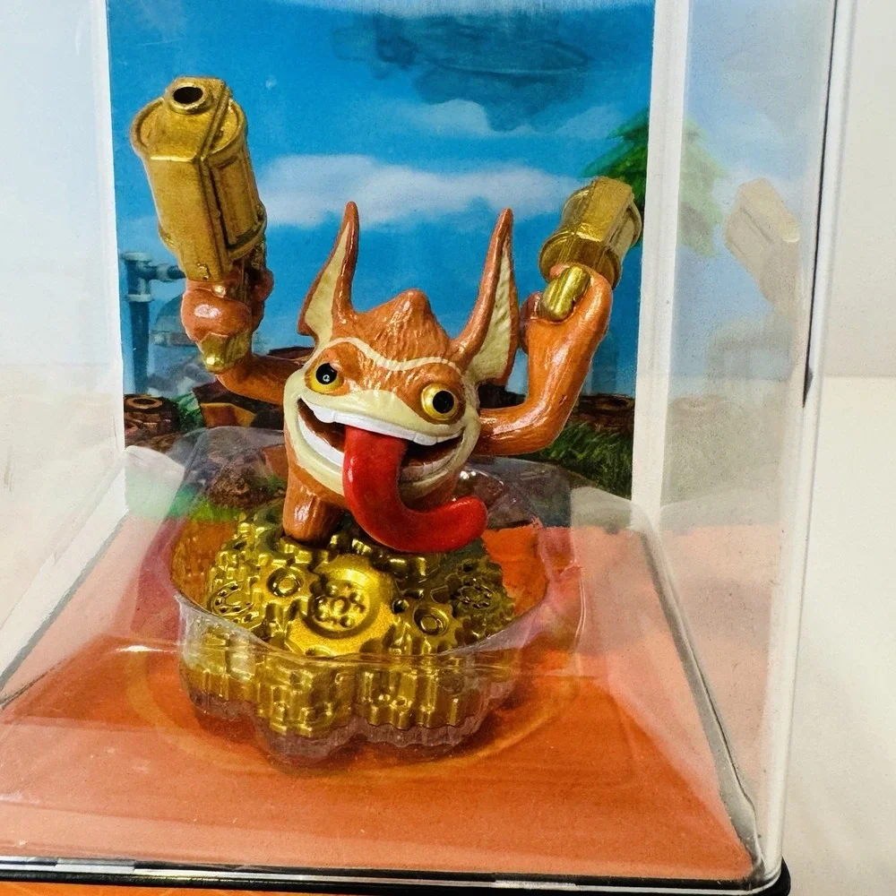 Skylanders Trap Team Eon's Elite Trigger Happy w/ Display‎ Case